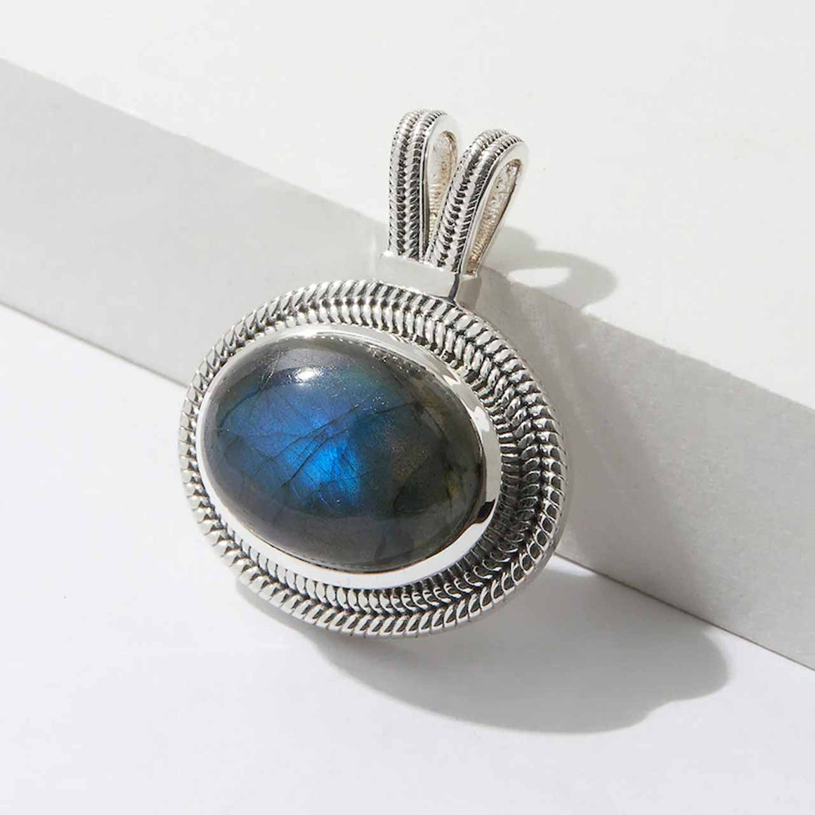 Labradorite Decorative Split Bail Pendant